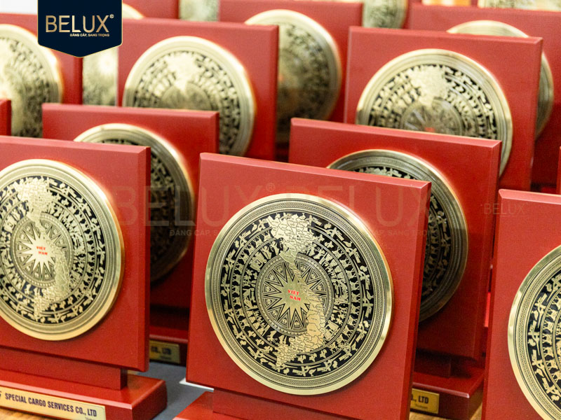 Lô tranh mặt trống bản đồ Việt Nam cao 25cm bằng đồng thiết kế theo yêu cầu